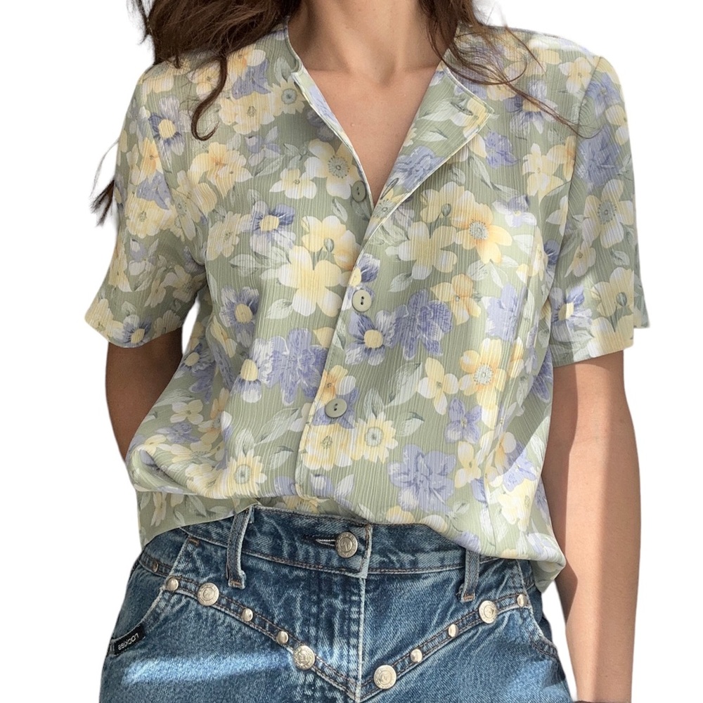Vintage Alia pastel floral shirt button front | short sleeve blouse size 6 P